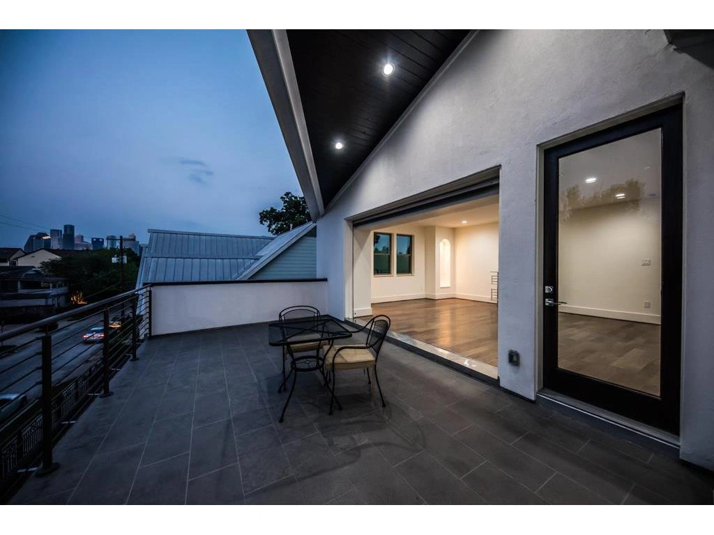 Custom Homes 1225 Welch 8